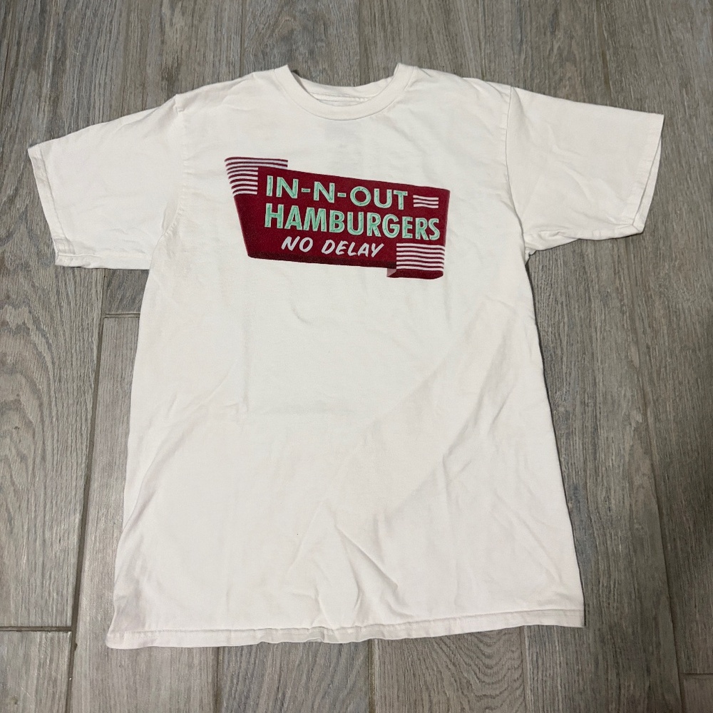 LIKE NEW! Unisex In-N-Out Burger T-Shirt - MEDIUM